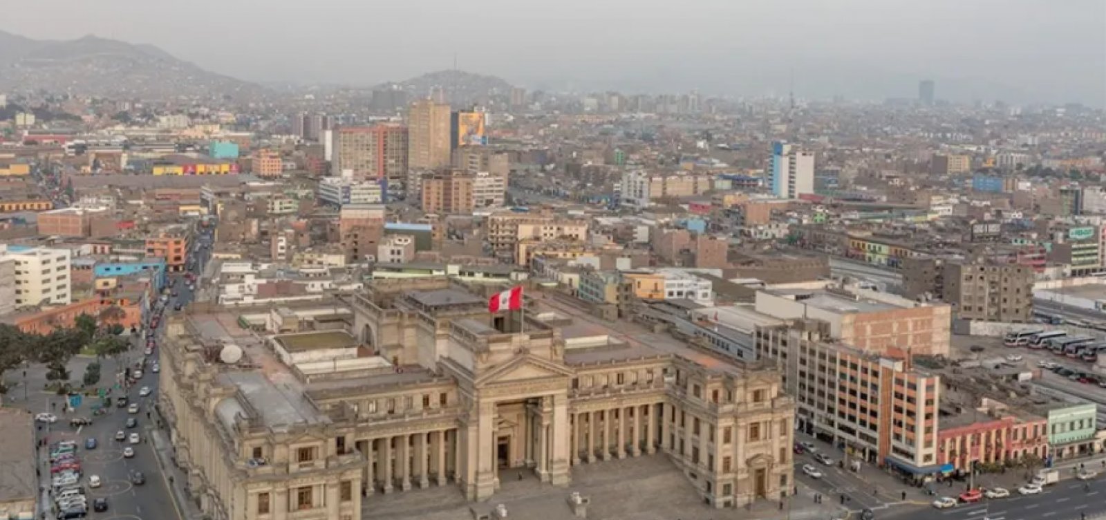 Peru: governo decreta estado de emergência em Lima por 30 dias