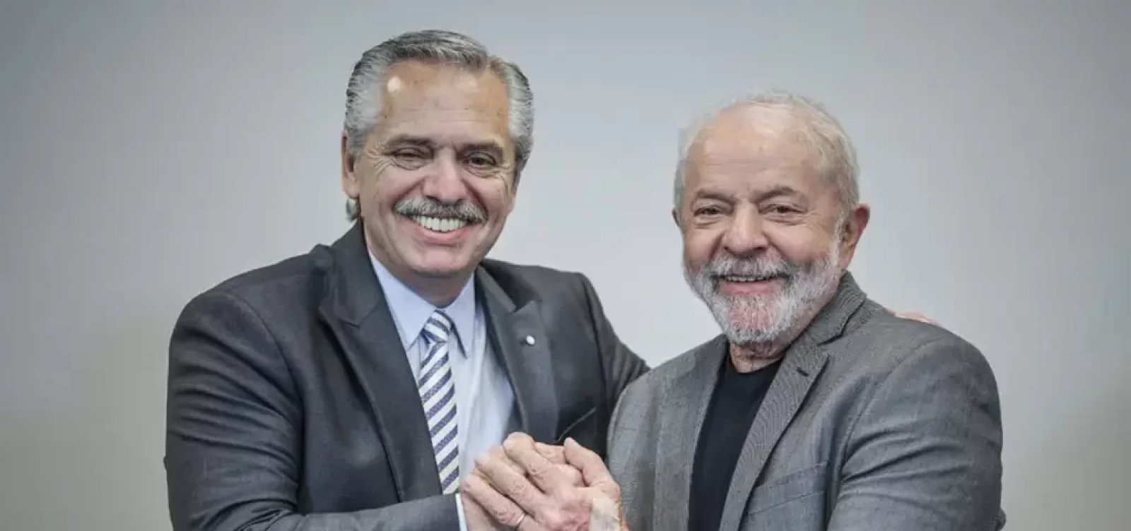 Lula viaja à Argentina neste domingo para se reunir com Fernández e participar da Celac