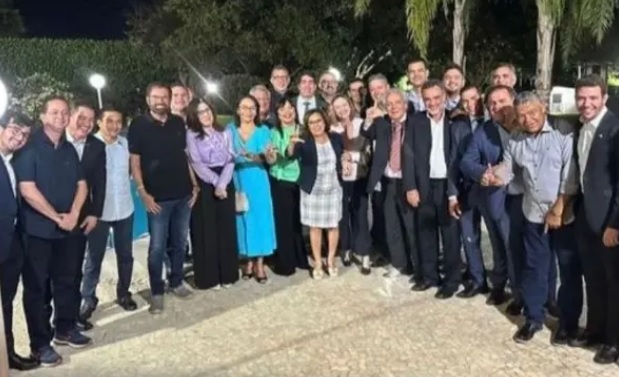Jantar em Brasília sela adesão da bancada baiana à reeleição de Arthur Lira para presidência da Câmara
