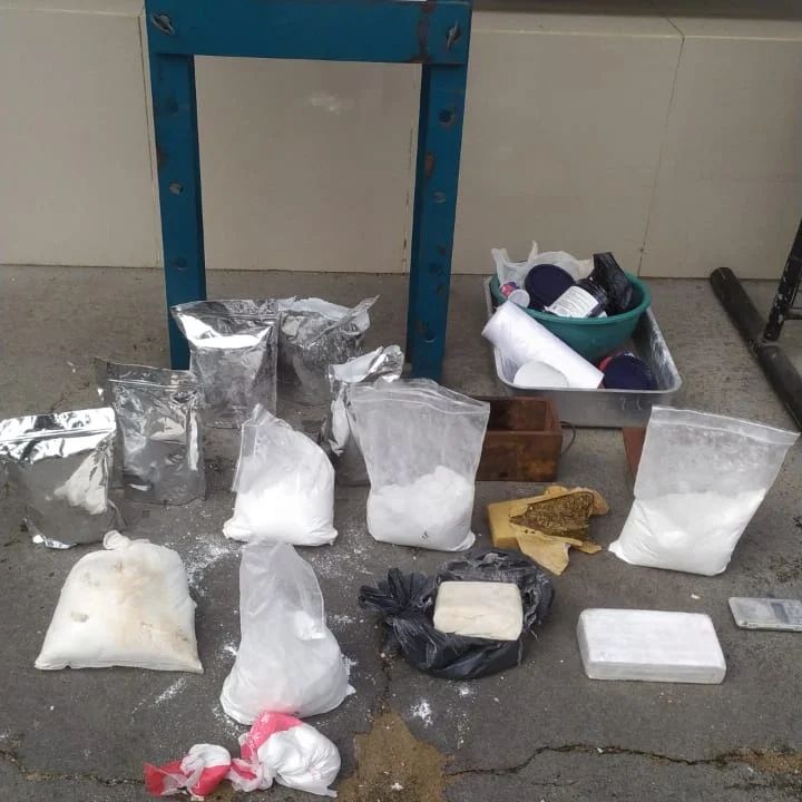 Laboratório de refino de drogas é descoberto em Itabuna