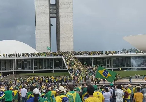 Bolsonaristas radicais invadem o Congresso Nacional