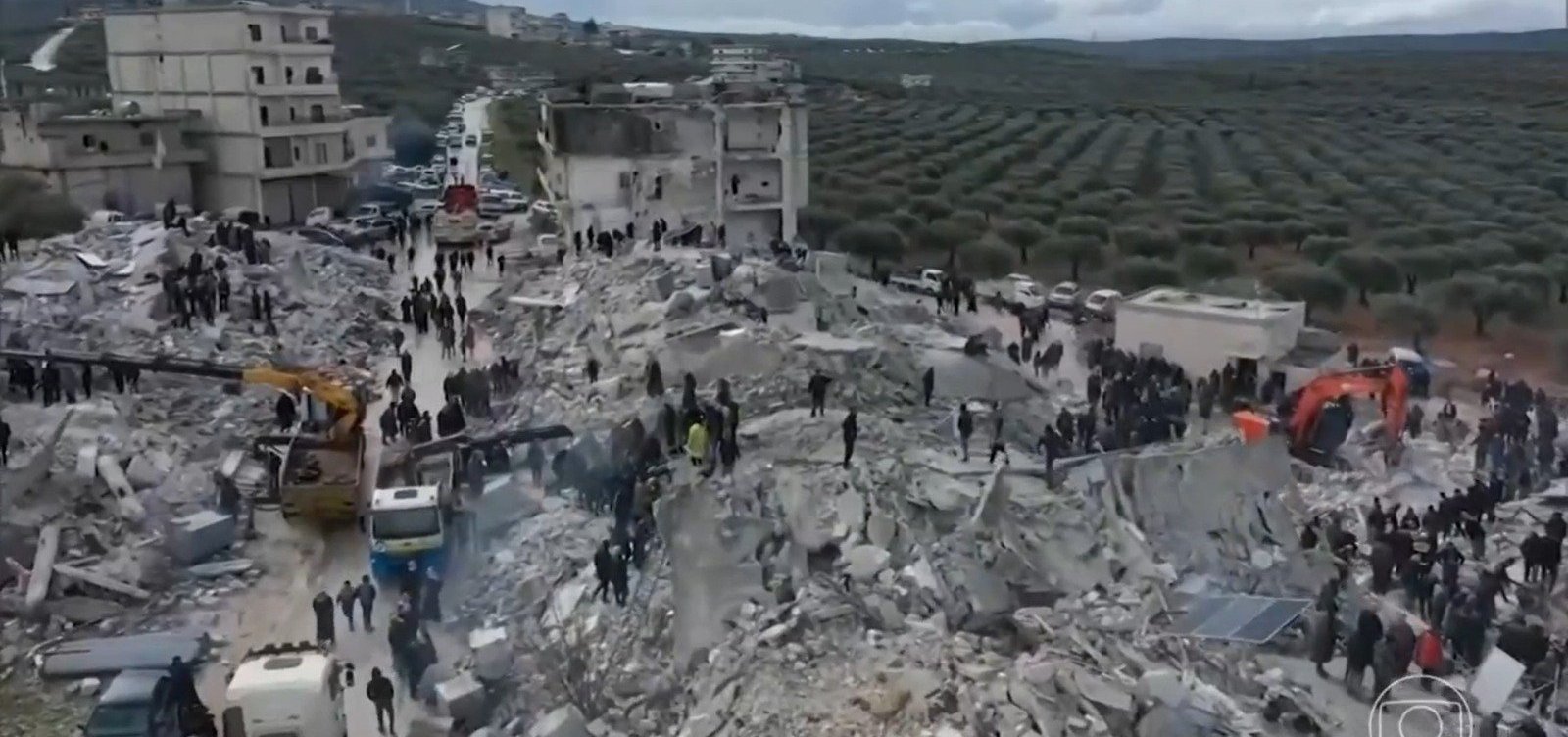 Número de mortos após terremoto na Turquia e na Síria chega a 3,8 mil