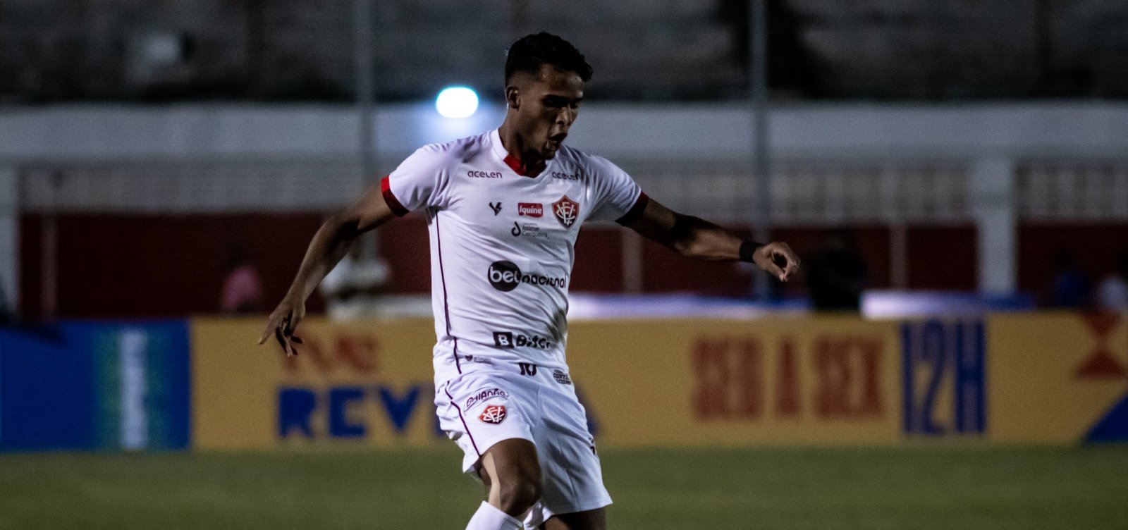 Vitória vence Atlético de Alagoinhas e se mantêm vivo no Baianão