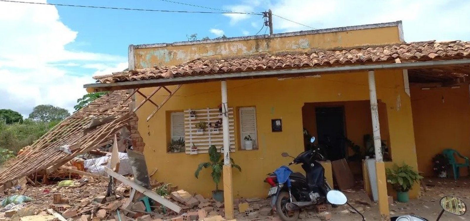 Imóvel com fogos de artifício explode no norte da Bahia e deixa criança ferida