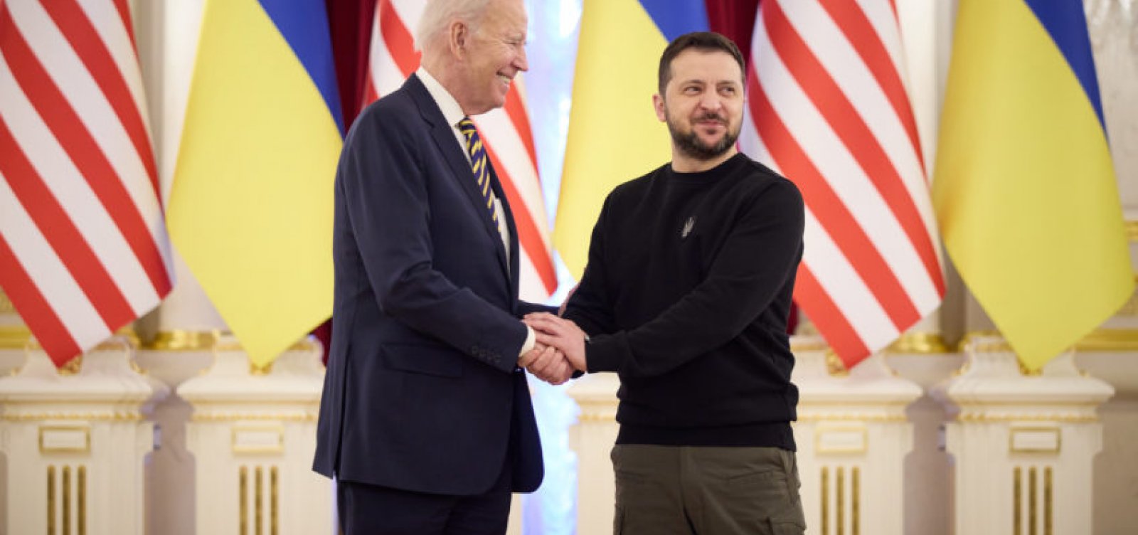 Biden se reúne com chefe de Estado da Ucrânia e reforça apoio a nação