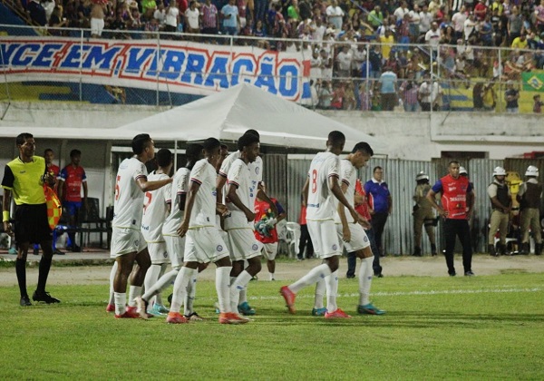 Bahia vence o Doce Mel e garante liderança na primeira fase do Baianão