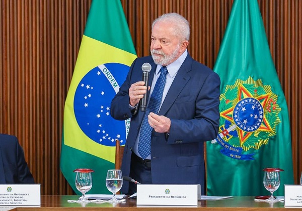 Lula relança programa ‘Mais Médicos’