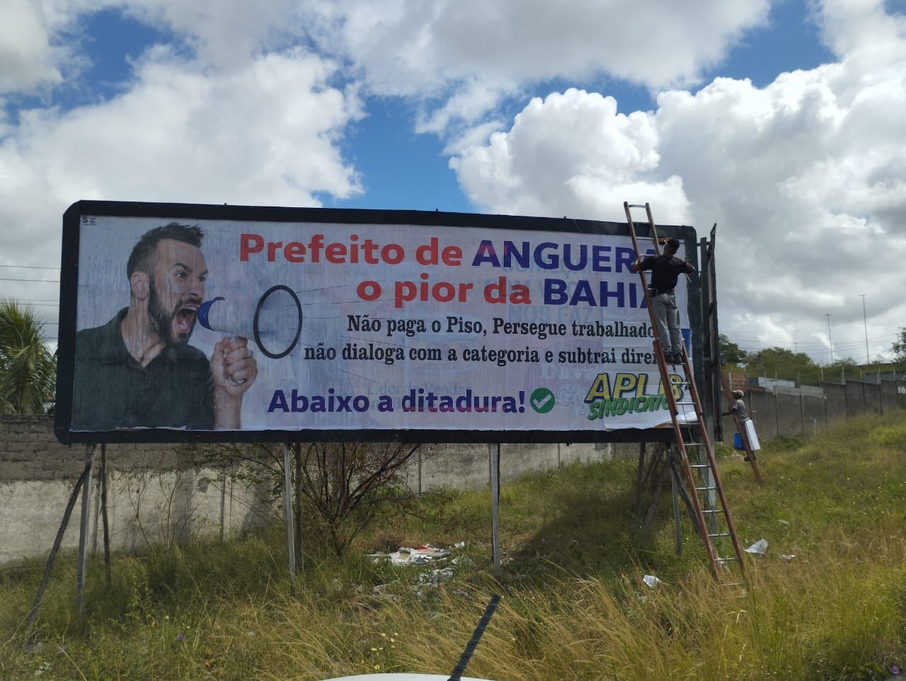 Após outdoor com críticas, UPB, Portal do Sertão e FECBahia manifestam apoio ao prefeito de Anguera