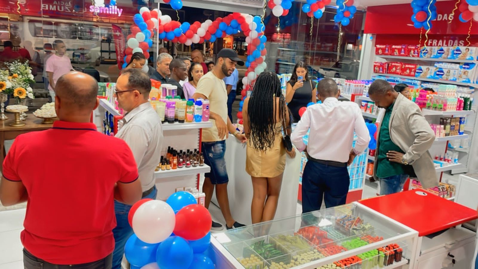 Farmácia Cazumbá chega em Feira de Santana