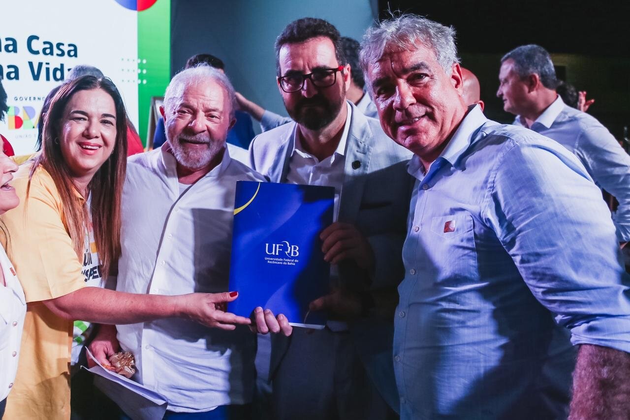 Presidente Lula recebe projeto de construção de Campus e ampliação da UFRB em Feira