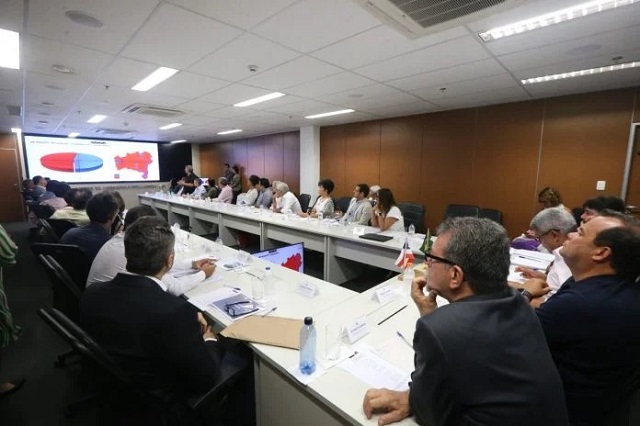 Em mais um domingo de trabalho, Jerônimo Rodrigues reúne secretariado para apresentação de ações