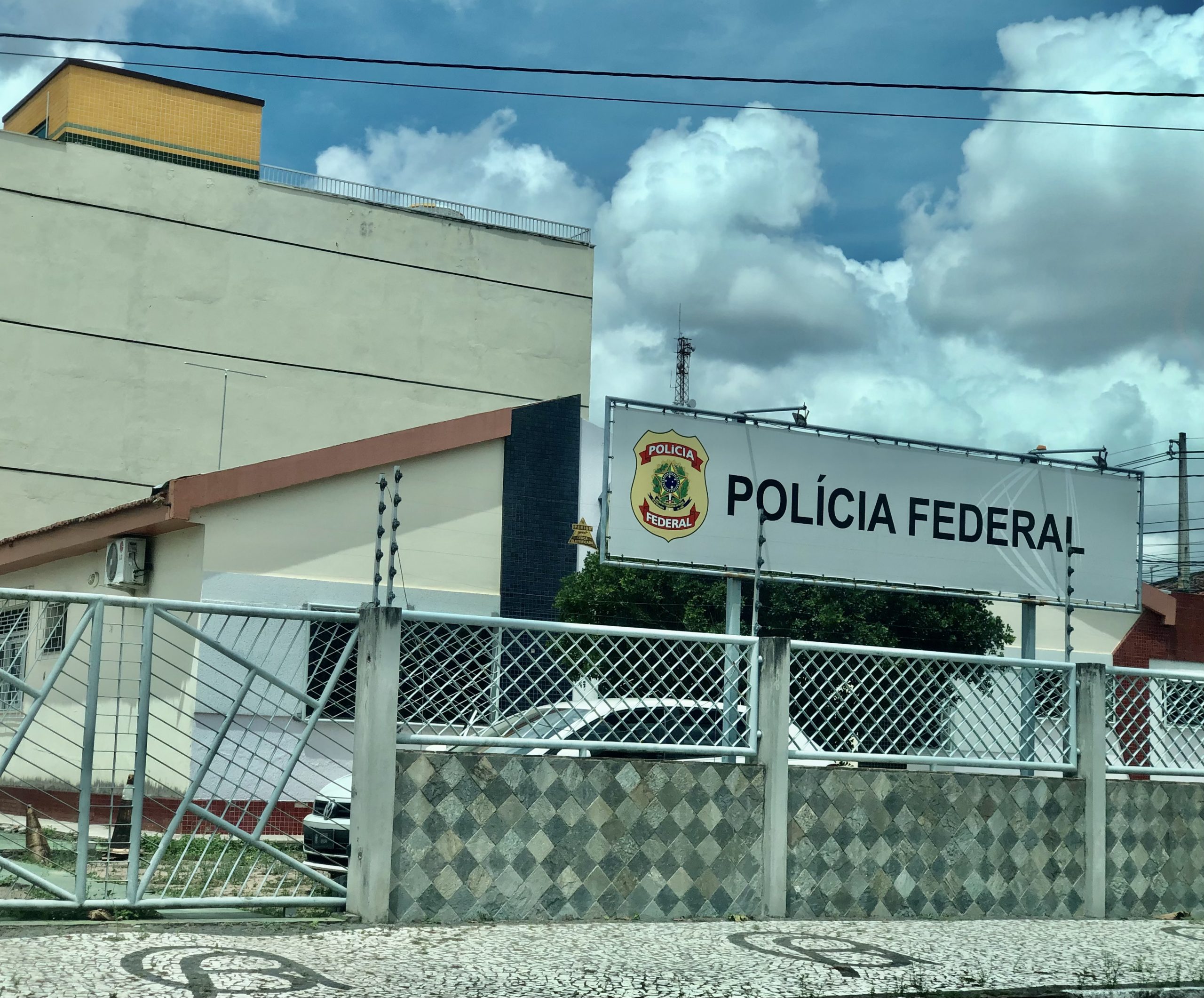 PF realiza operação em Feira de Santana para identificar participantes de atos antidemocráticos