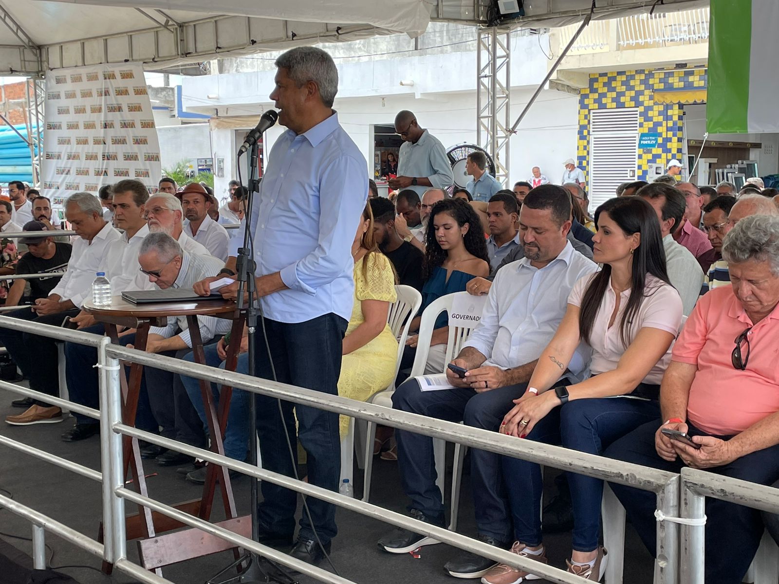 Após reforma, governador entrega Mercado Municipal de Rafael Jambeiro 