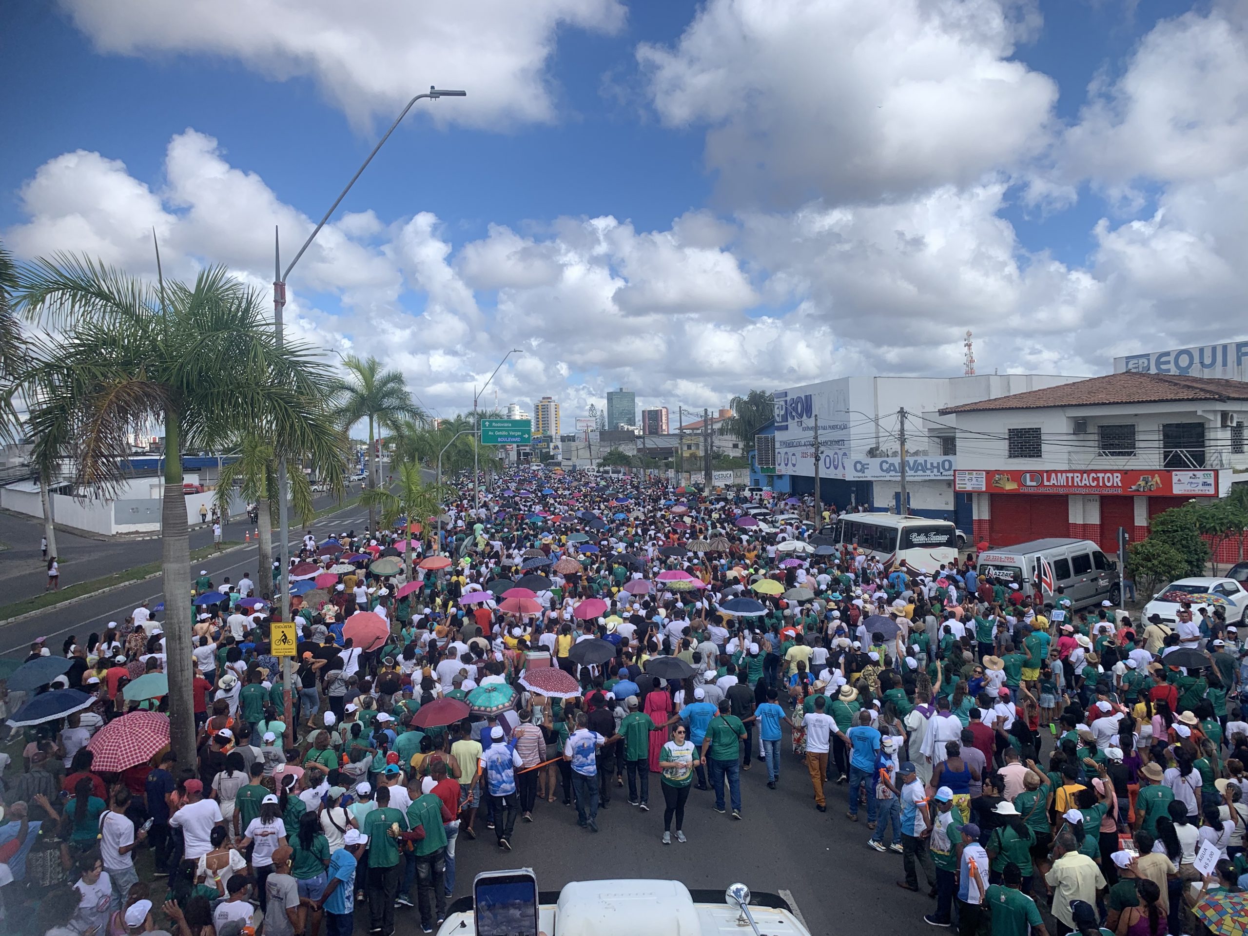 Arquidiocese de Feira realiza 9ª Caminhada do Perdão, após dois anos de pandemia