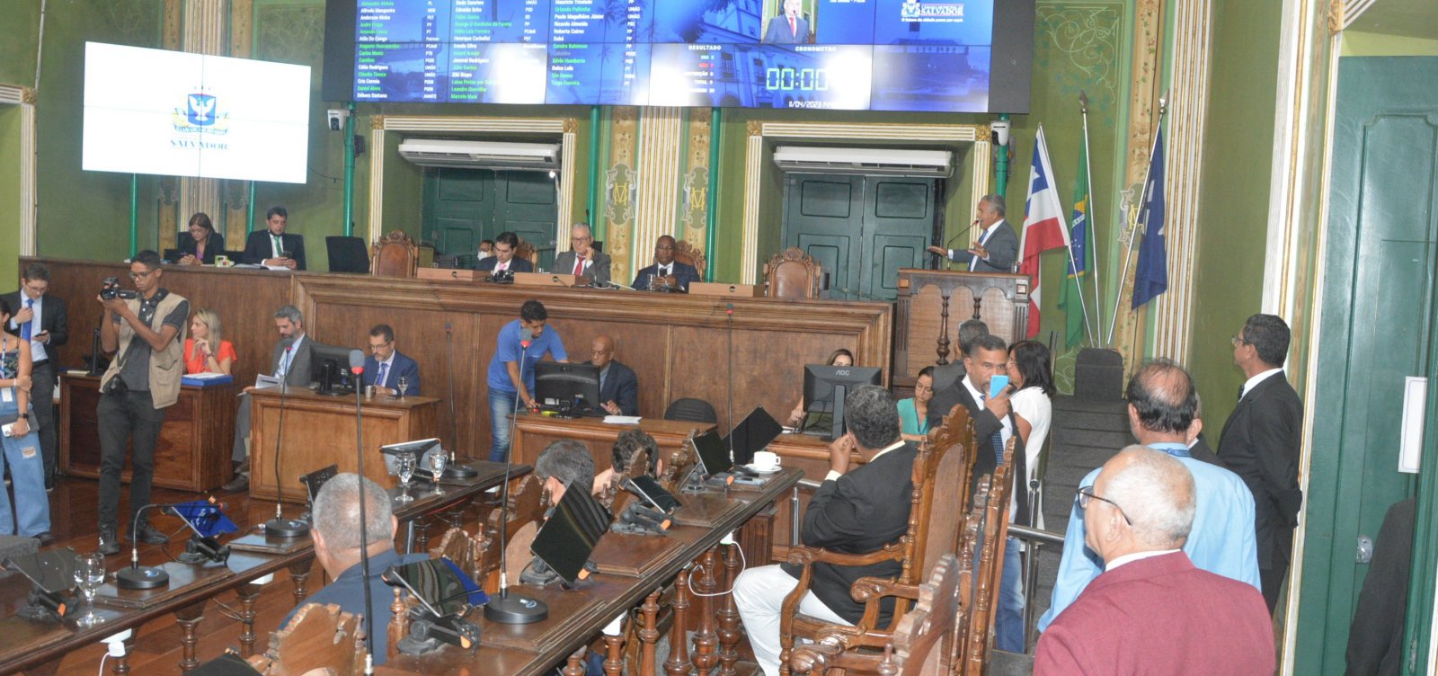 Câmara de Salvador suspense sessão após desacordo de vereadores