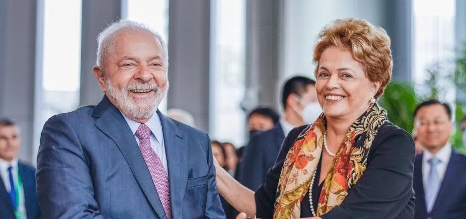 Em evento com a presença de Lula, Dilma toma posse como presidente do Brics em Xangai