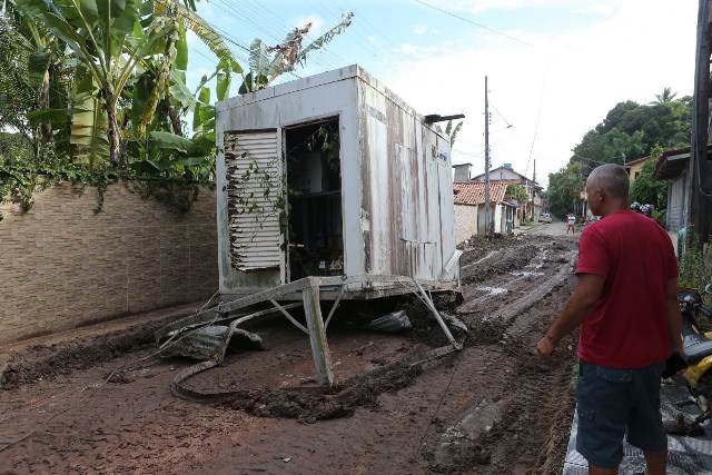 Governador Jerônimo Rodrigues autoriza medidas de ajuda à população afetada por chuvas no Sul do Estado