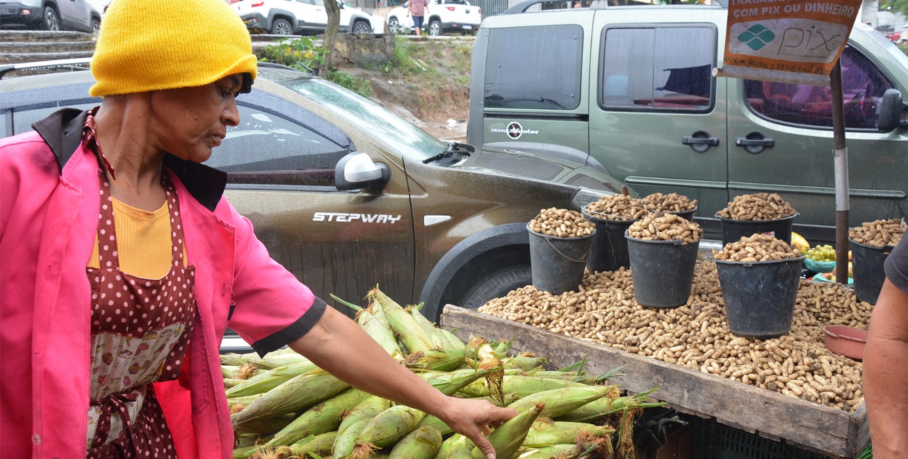 Inicia procura por produtos típicos do período junino no Centro de Abastecimento