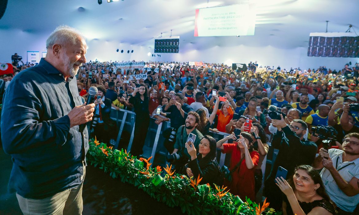 “Os ignorantes precisam saber que cultura não é gasto”, diz Lula na Bahia 