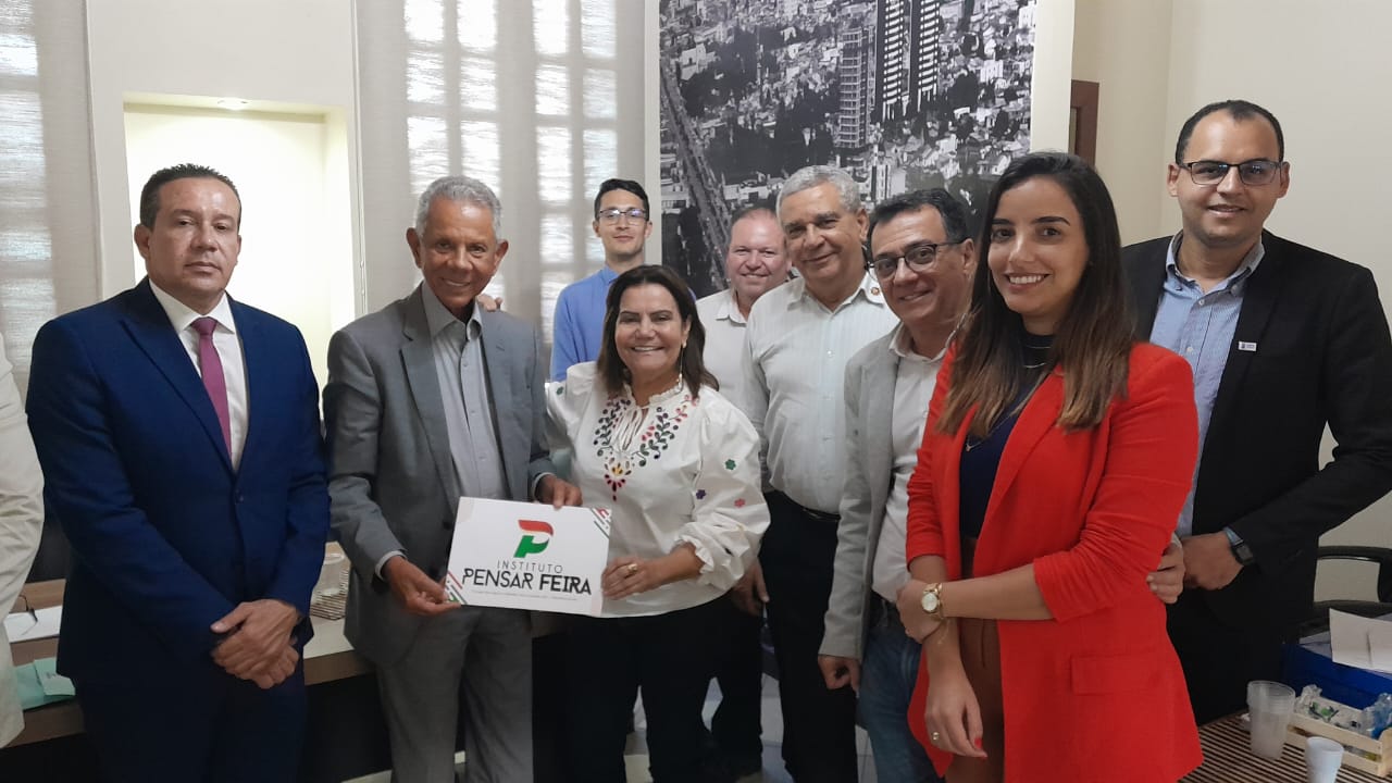 Eremita Mota recebe representantes do Instituto Pensar Feira