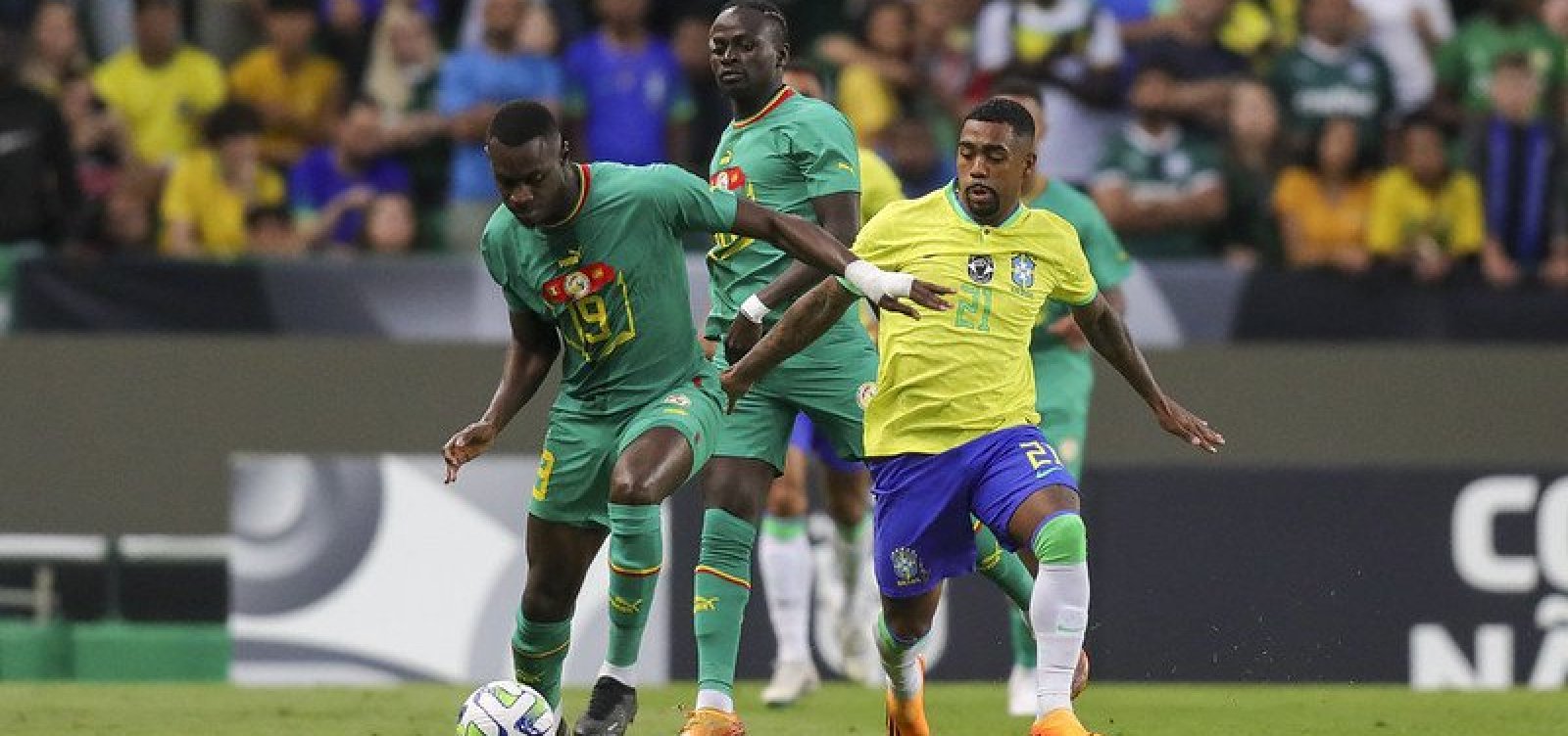 Em amistoso, Brasil leva goleada e é derrotado pelo Senegal por 4 a 2