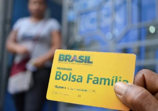 Bolsa Família volta a registrar fila de espera com 438 mil famílias 