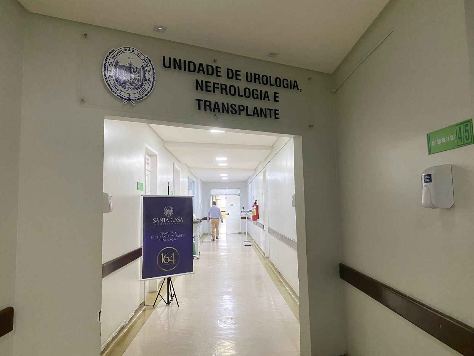 Comoção marca 370º transplante da Santa Casa de Feira: mãe doa rim para filho que se submete ao 2º transplante