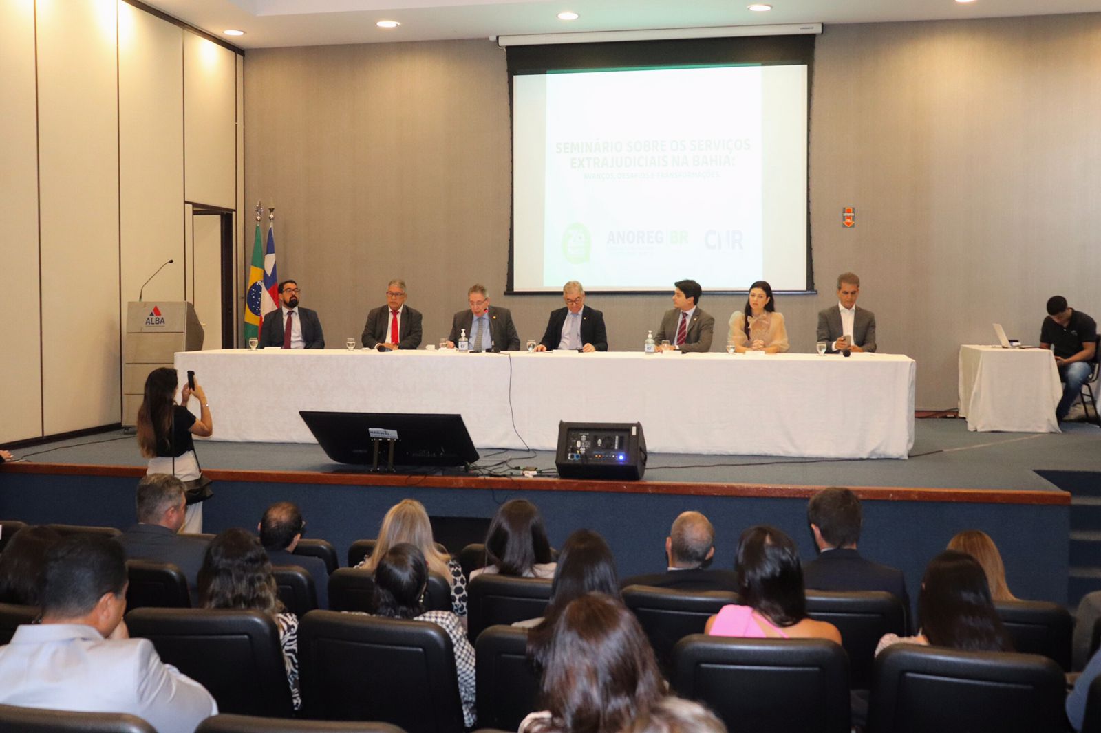 Deputado Zé Neto preside Seminário sobre melhoria dos serviços dos cartórios na Bahia e no Brasil