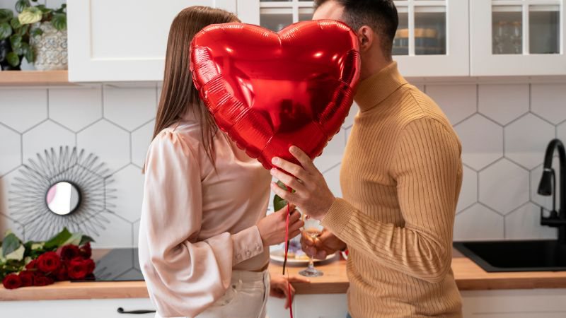 Dia dos Namorados: Pesquisa aponta que 33% dos brasileiros comemoram data com amantes