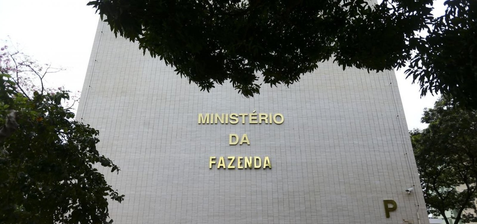 Ministério da Fazenda alerta para golpe com nome do programa Desenrola Brasil