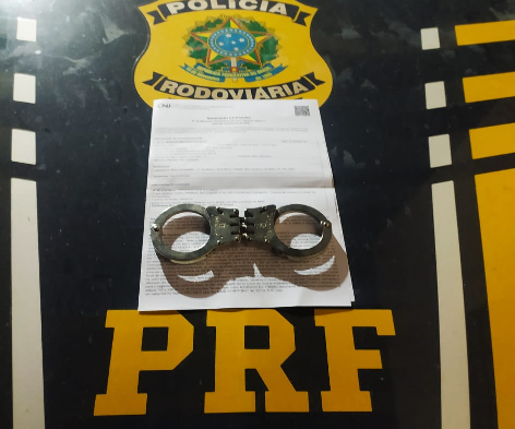 PRF prende foragido da justiça de Pernambuco na BR-116, em Feira de Santana 