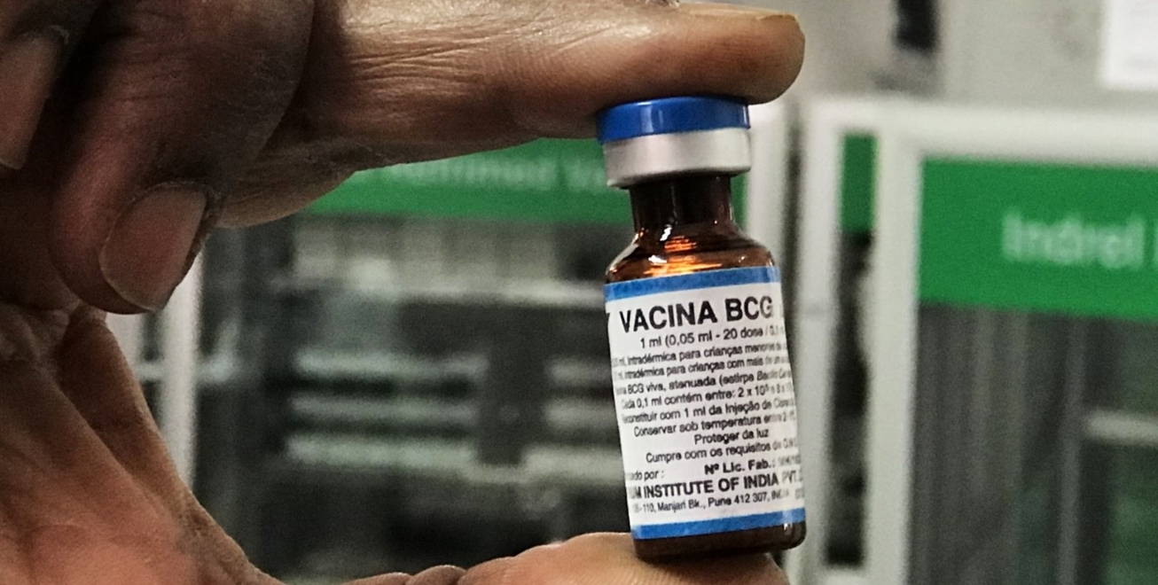 Vacina BCG deve ser aplicada logo após o nascimento