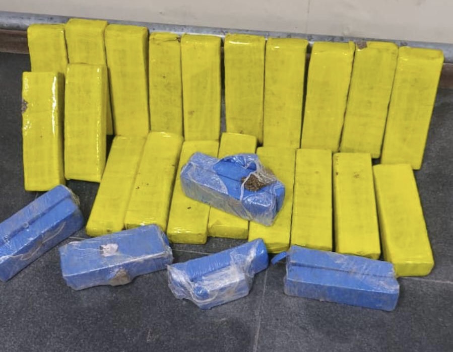 Vinte e sete tabletes de maconha são encontrados em Feira de Santana
