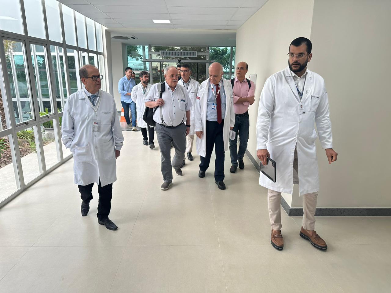 Hospital Clériston Andrade recebe avaliação para novos programas de residência médica
