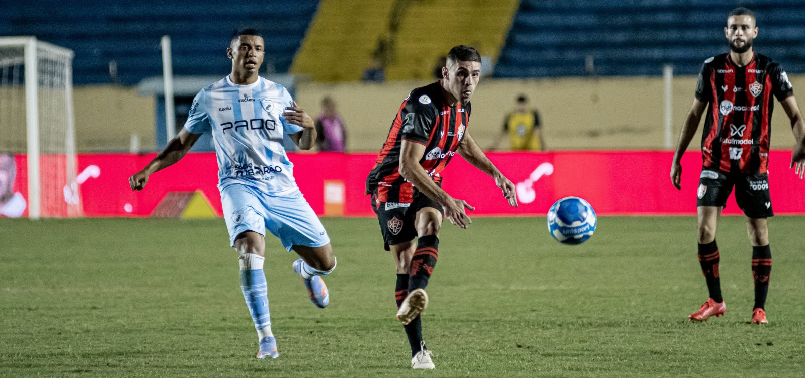 Vitória perde para o Londrina e deixa escapar liderança  