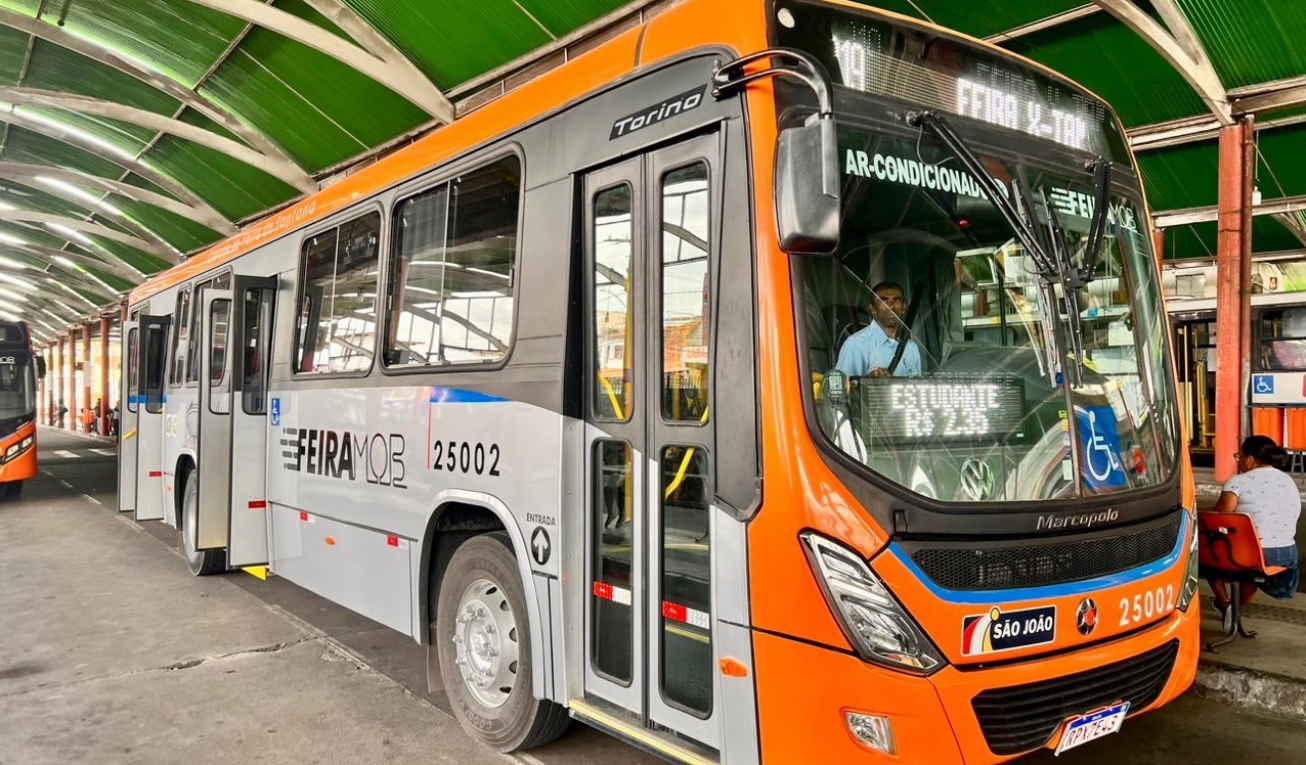 Transporte público de Feira recebe novos ônibus