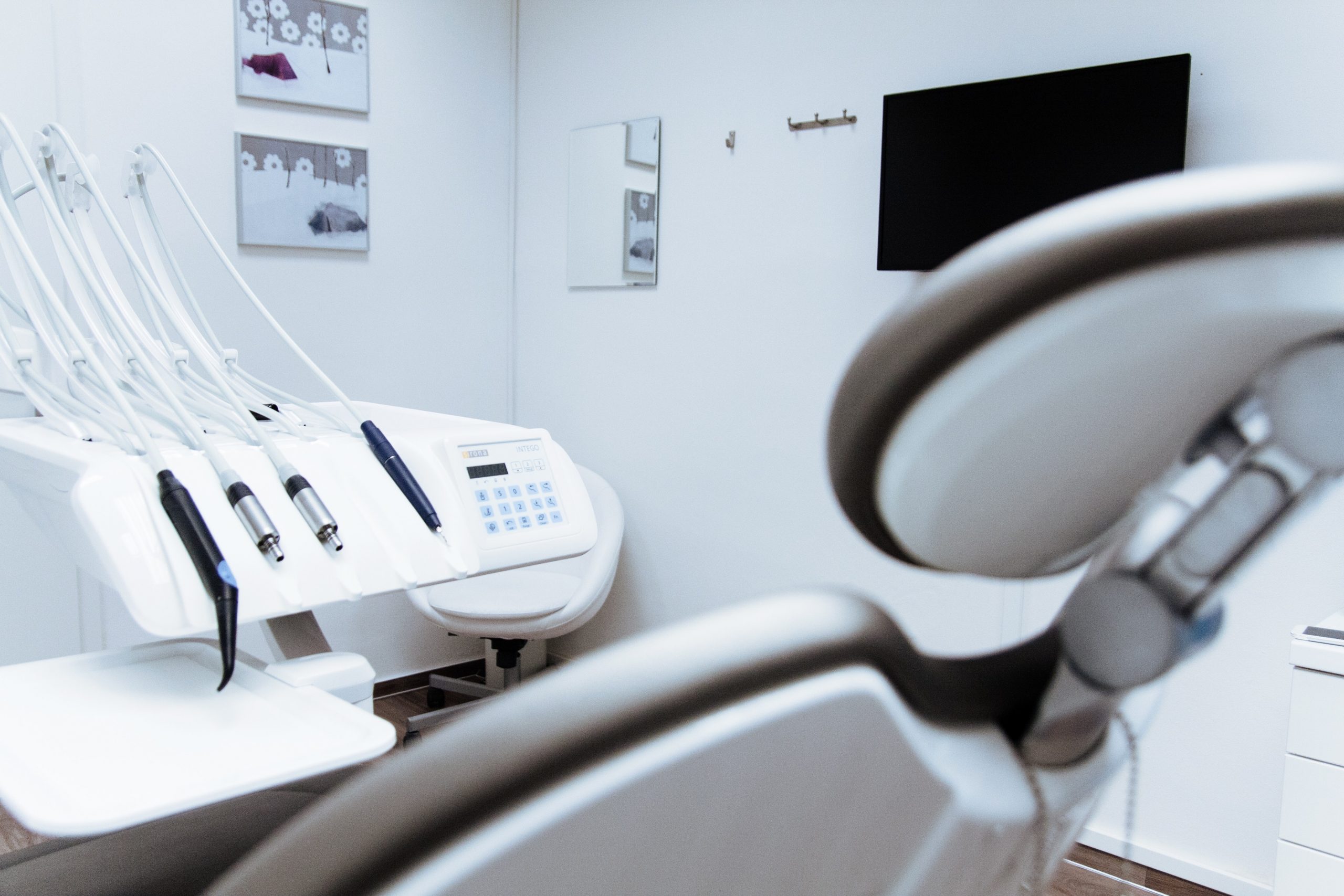 Avanços da odontologia promovem tratamentos mais confortáveis e indolores, diz especialista
