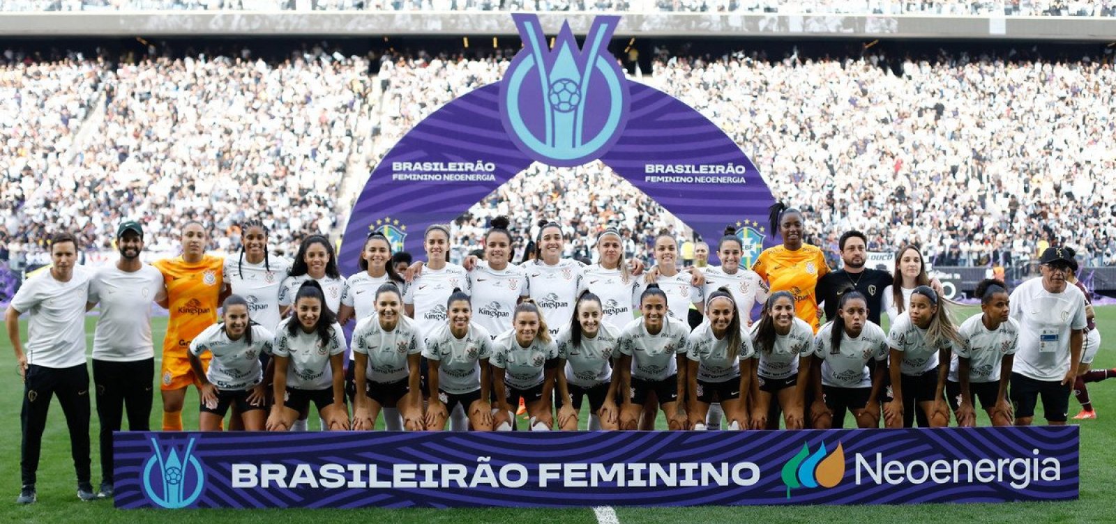 Corinthians é pentacampeão brasileiro com recorde de público no futebol feminino