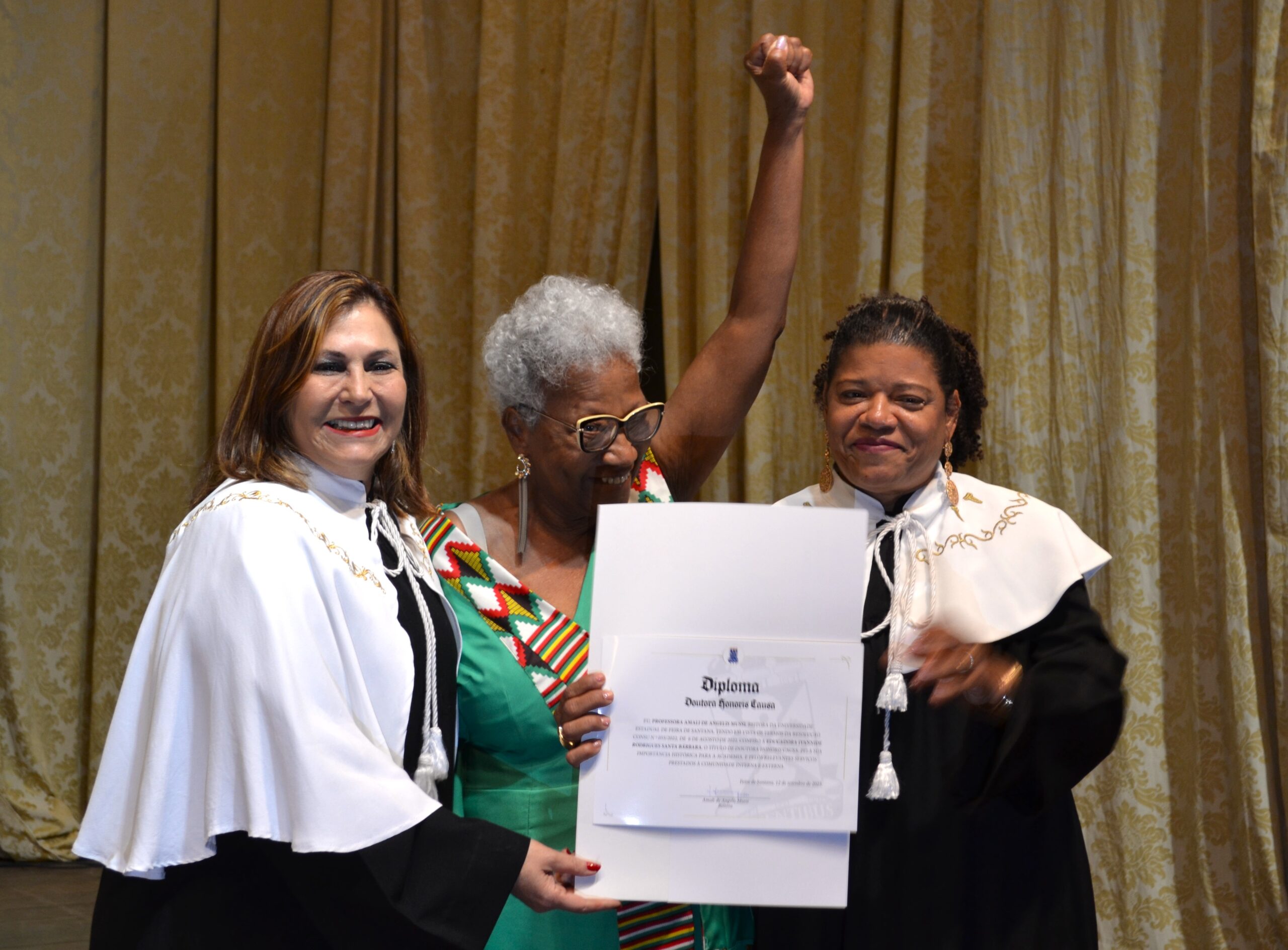 Uefs concede título de Doutora Honoris Causa à liderança negra
