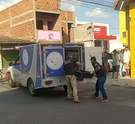 Jovem de 19 anos é assassinado a tiros no bairro Feira X