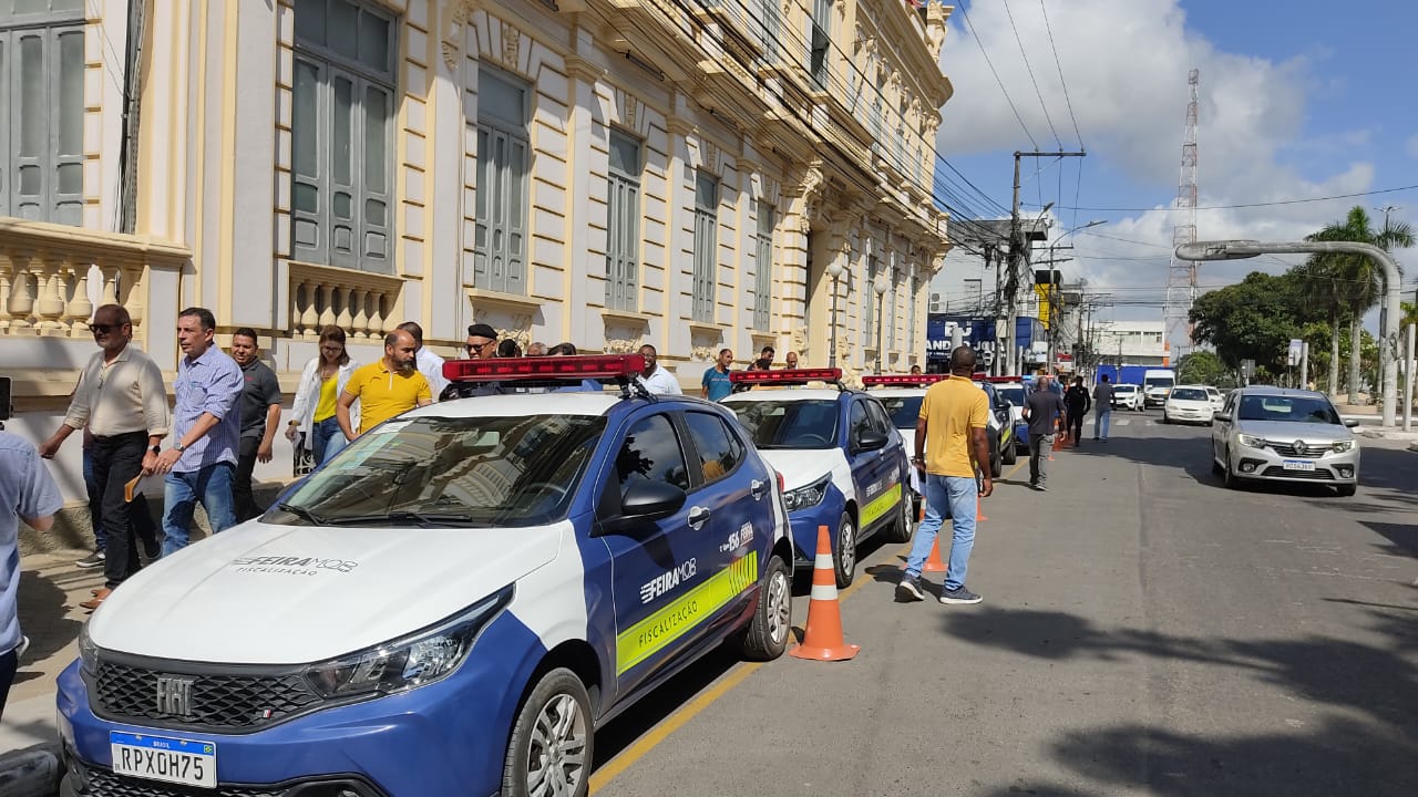 Cinco novas viaturas de fiscalização integram frota do FeiraMOB