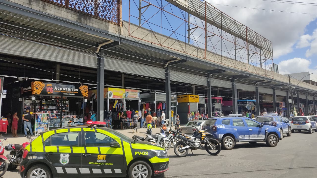 Prefeitura realiza intervenção no shopping Cidade das Compras