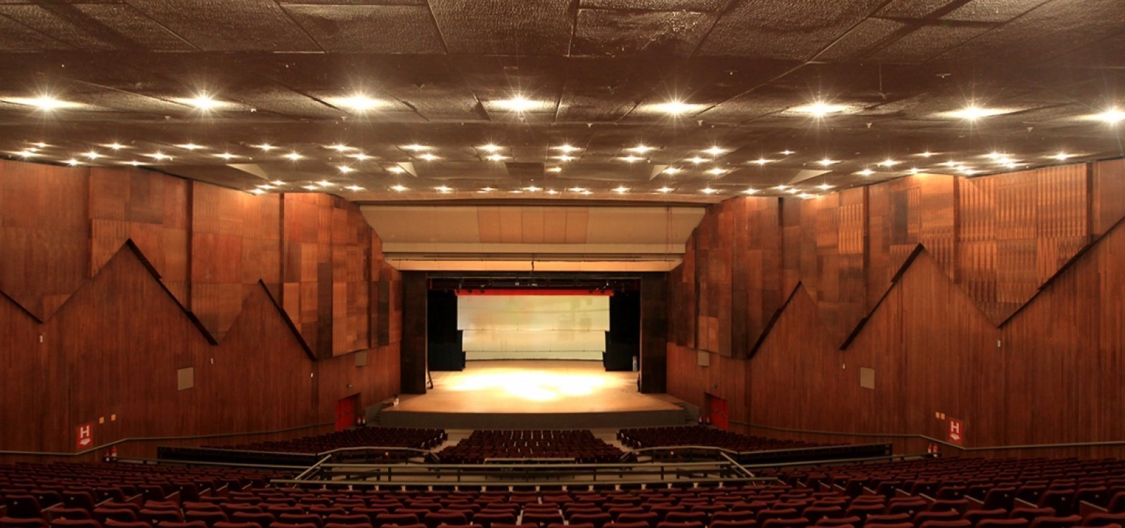 Teatro Castro Alves será entregue reformado em 2026, diz governo