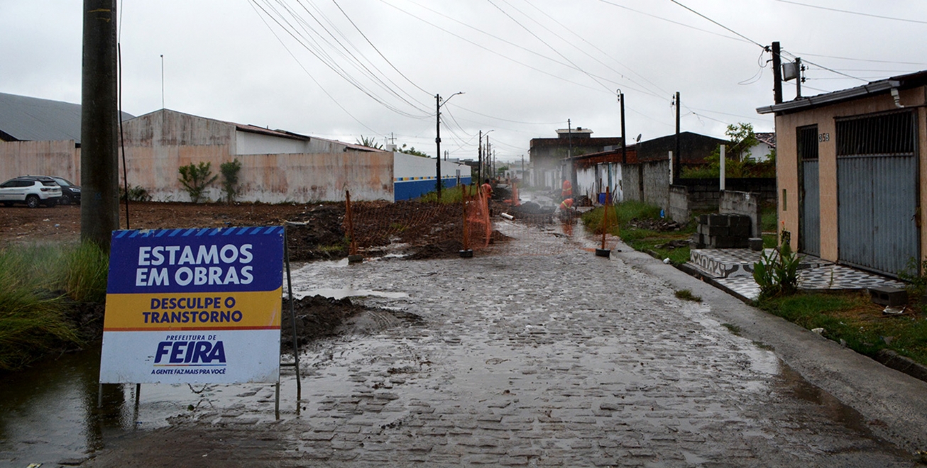 Ruas do bairro Santo Antônio dos Prazeres recebem pavimentação e drenagem