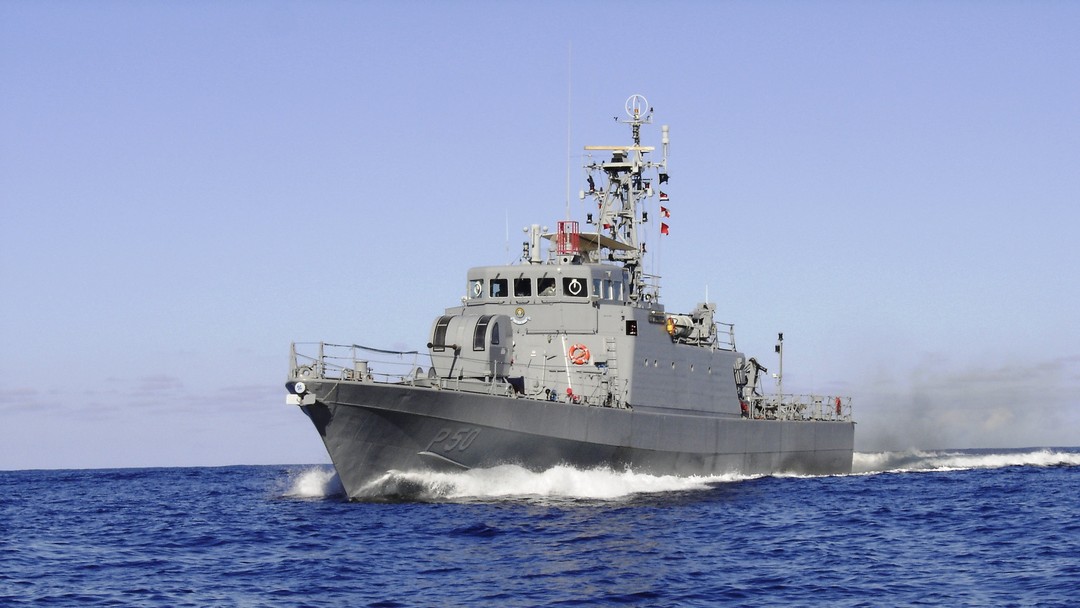 Marinha e PF apreendem drogas em veleiro alemão na costa da BA
