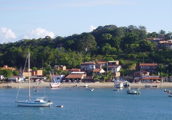 Avião com cinco pessoas faz pouso forçado na Ilha de Itaparica