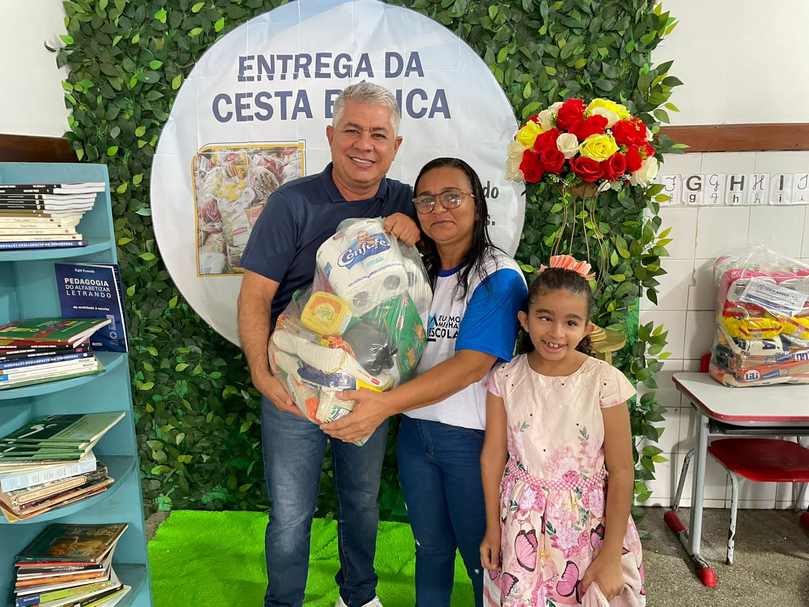 Prefeitura de Anguera entrega 1200 cestas no Natal 