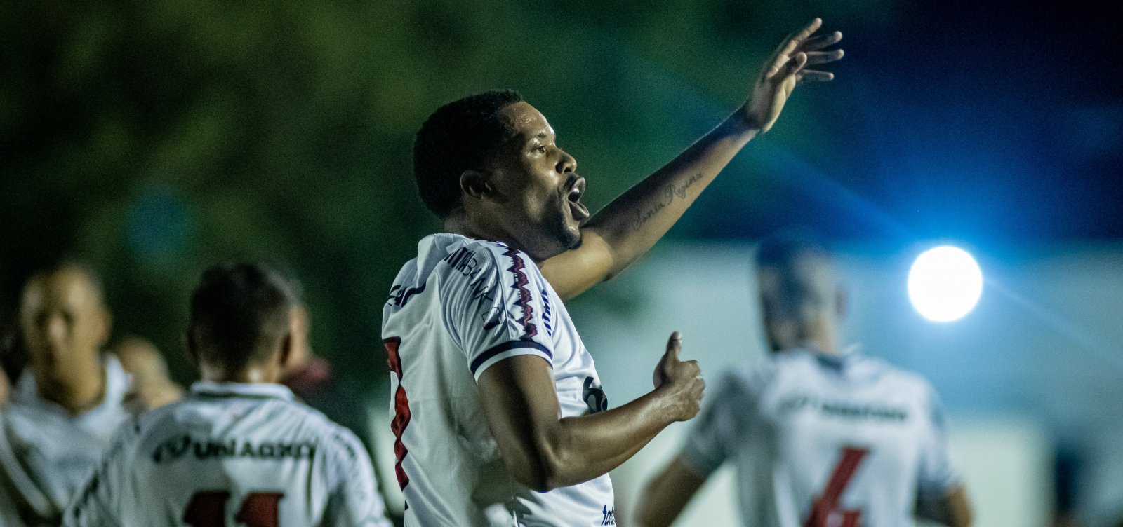 Vitória vence o Jacuipense na estreia do Campeonato Baiano