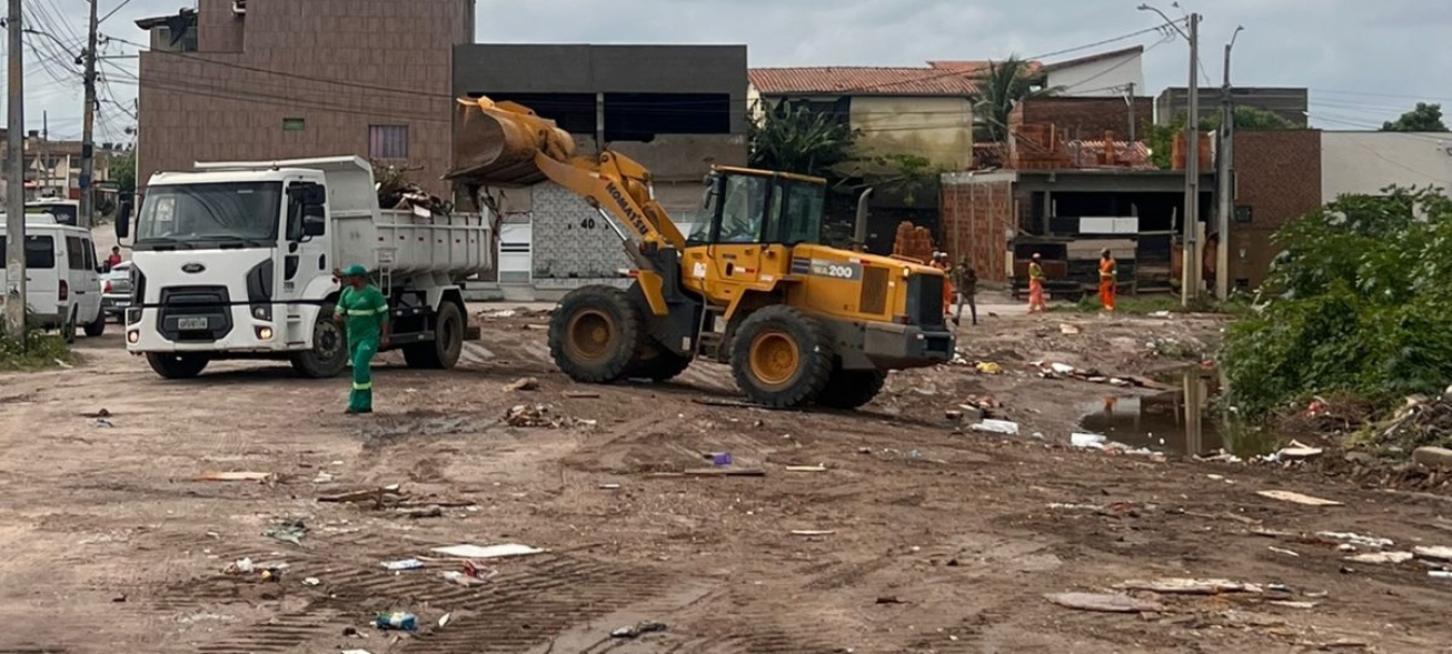 Prefeitura realiza mutirão para retirada de resíduos após as chuvas