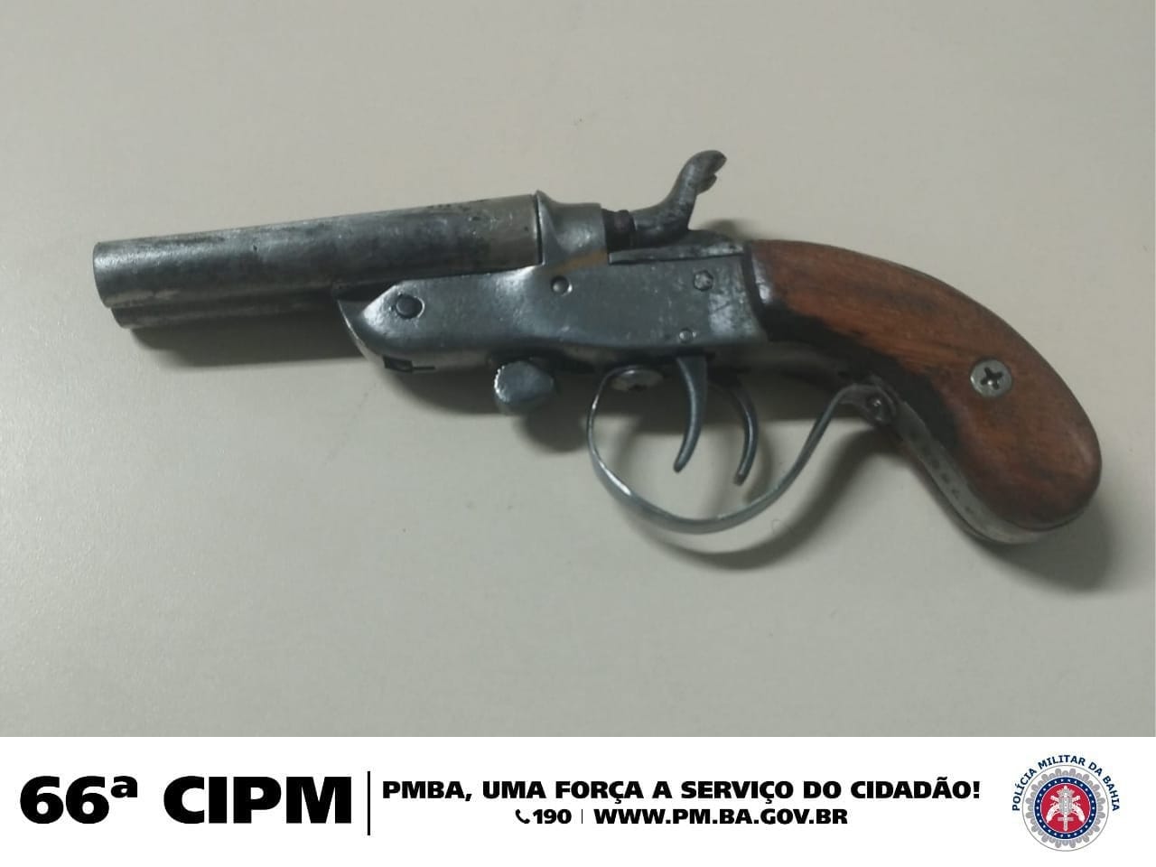 Polícia apreende suspeito por porte ilegal de arma de fogo em Feira de Santana